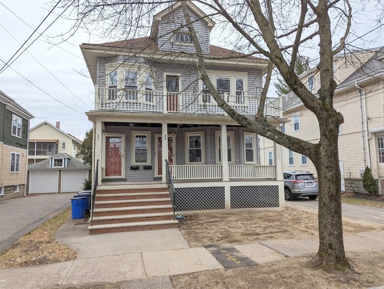 Building Photo - 35 Trowbridge St