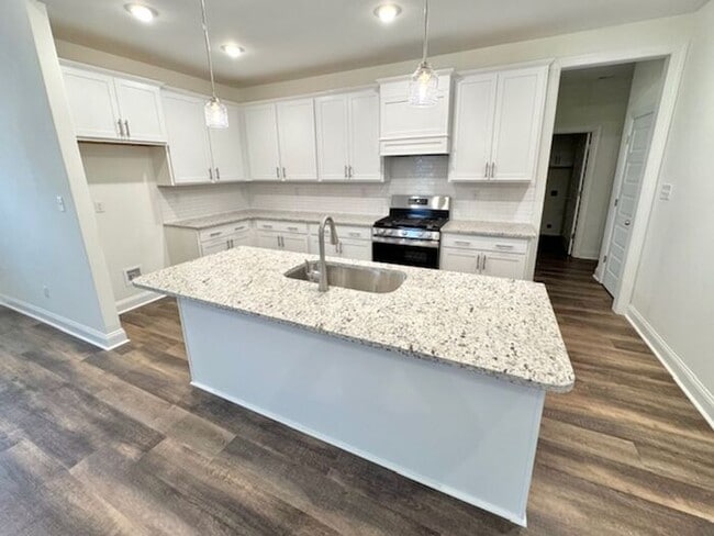 Building Photo - Brand New 5-bedroom 3 bath home in Olive Branch @ Southbranch
