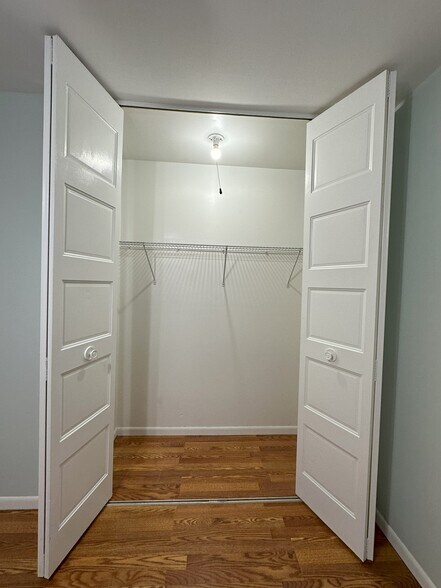 Building Photo - 226 Walker Dr