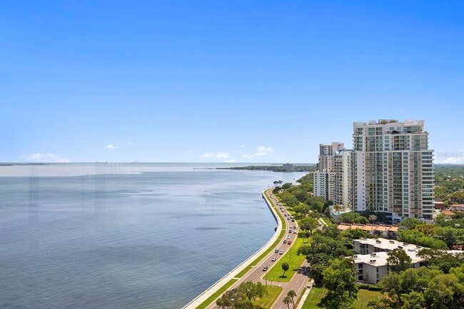 Building Photo - 3301 Bayshore Blvd