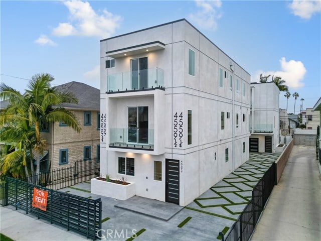 Primary Photo - 4559 W 18th St