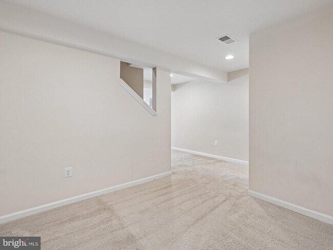 Building Photo - 23 Taylors Hl Wy