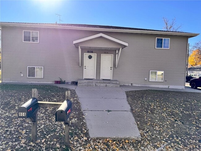 Building Photo - 810 16th St S