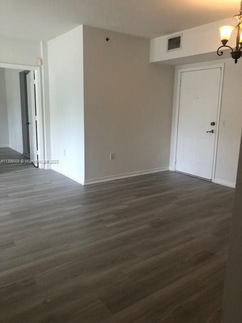 Building Photo - 9300 Fontainebleau Blvd