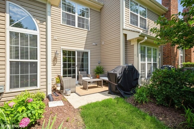 Building Photo - 707 Clover Hill Ct