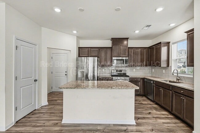 Building Photo - 2785 Yeager Dr NW