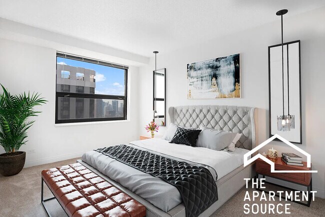 Building Photo - 1000 N La Salle Dr