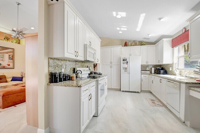 Building Photo - 9798 Casa Mar Dr
