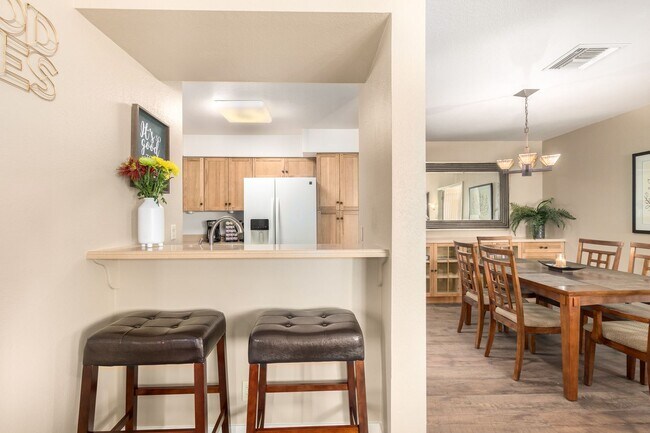 Building Photo - Resort-Style Living in the Heart of Scotts...