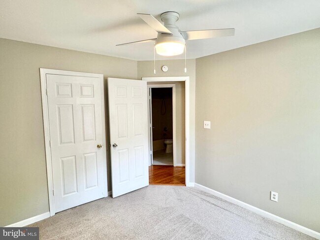 Building Photo - 16 Westchester Ct