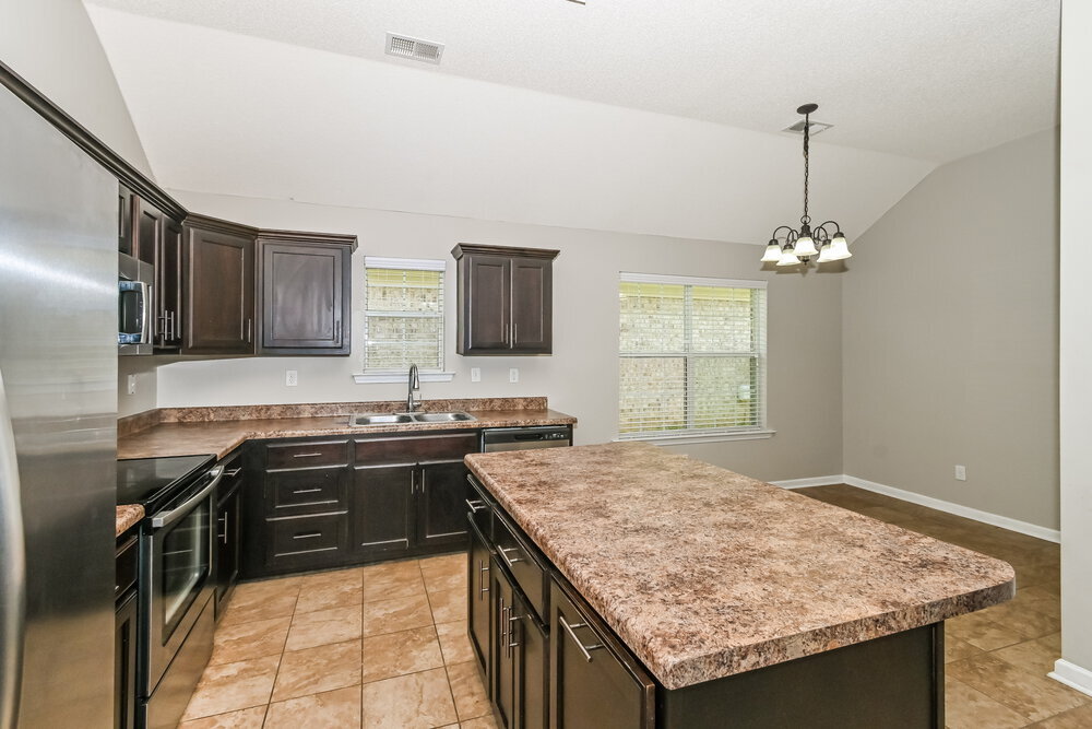 Building Photo - 9876 Southern Oak Way