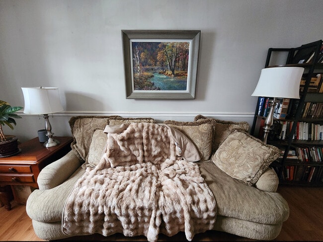 Building Photo - 5740 Yellowrose Ct