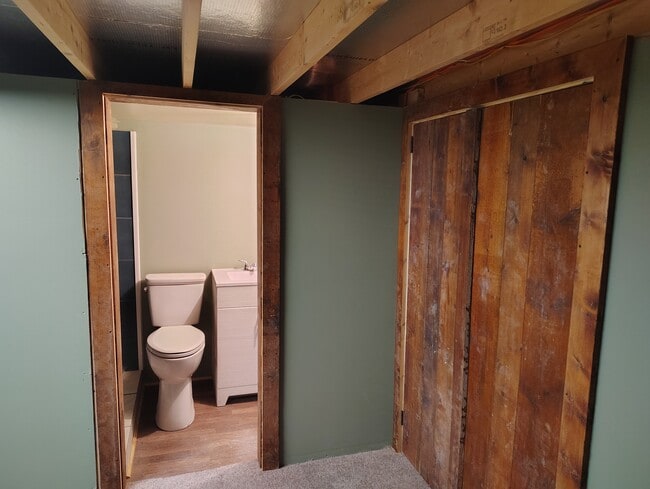 Building Photo - 403 Cook Rd