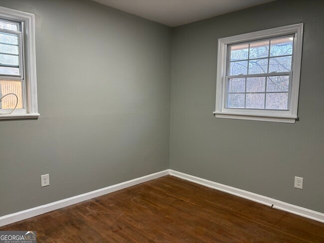 Building Photo - 979 Cone Rd