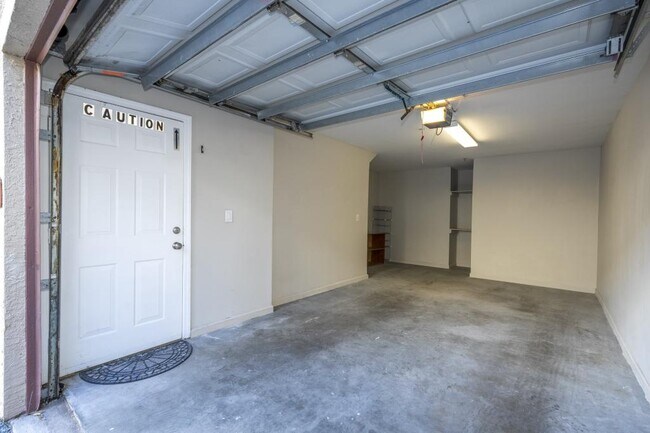 Building Photo - 12102 Poppy Field Ln
