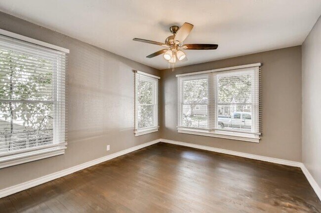 Building Photo - 4208 Valentine St