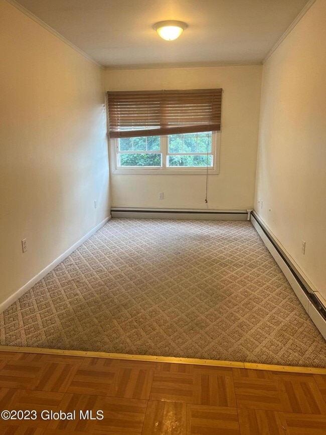 Building Photo - 220 Broad St