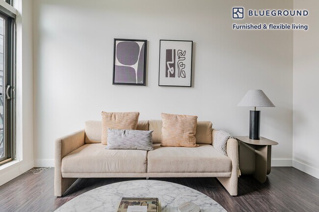 Building Photo - 449 Canal St