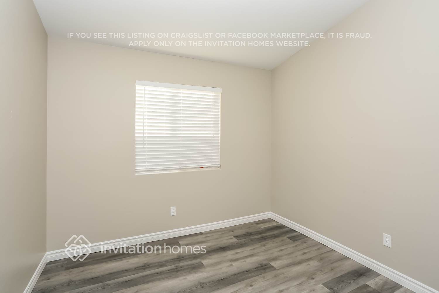 Building Photo - 7120 Golden Desert Ave