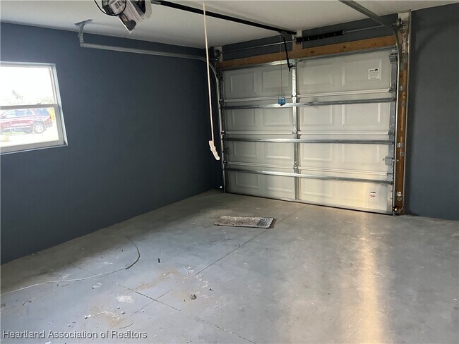 Building Photo - 6816 San Benito Dr