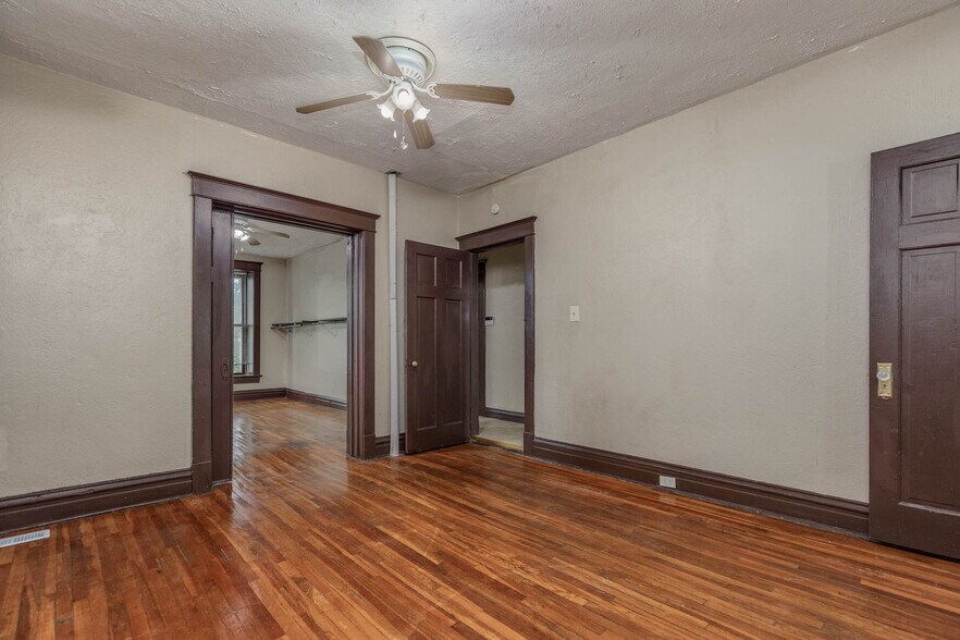 Building Photo - 3952 De Tonty St