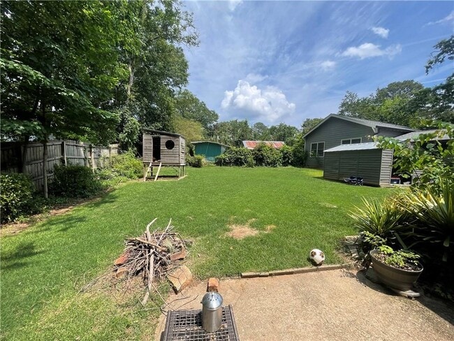 Building Photo - 737 Sunnybrook Dr