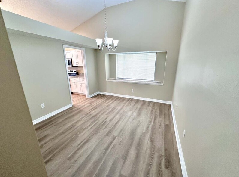 Building Photo - 1911 Coral Tree Ct