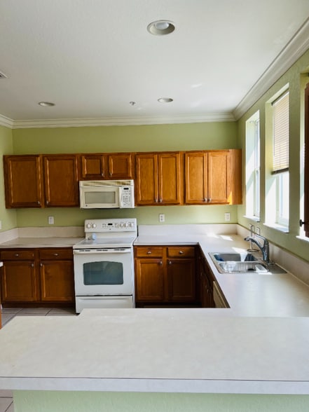 Building Photo - 441 Amador Ln