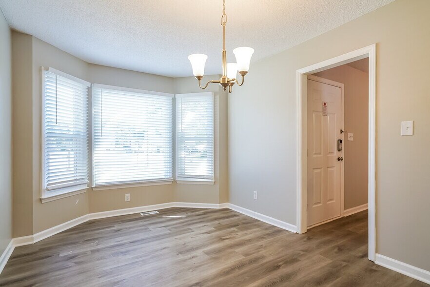 Building Photo - 4912 Matlock Ct