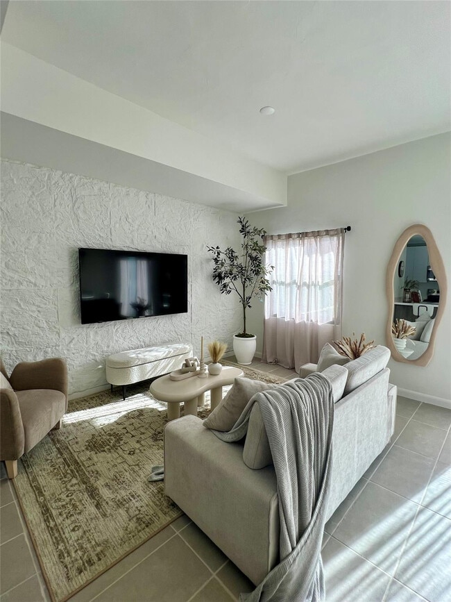 Building Photo - 2526 Pierce St