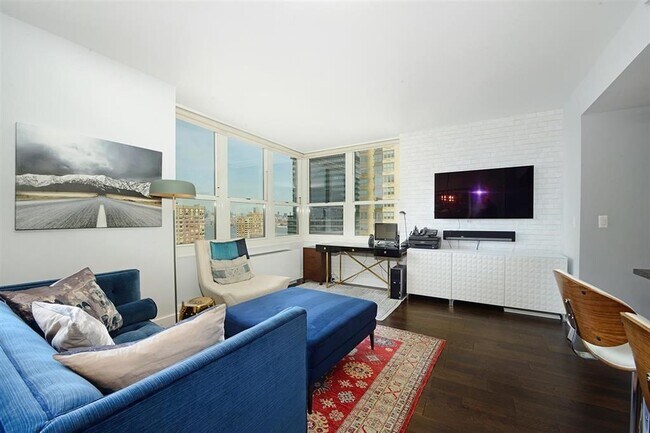 Building Photo - 88 Morgan St