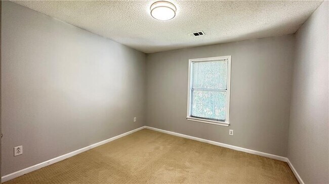 Building Photo - 11900 Carriage Park Ln