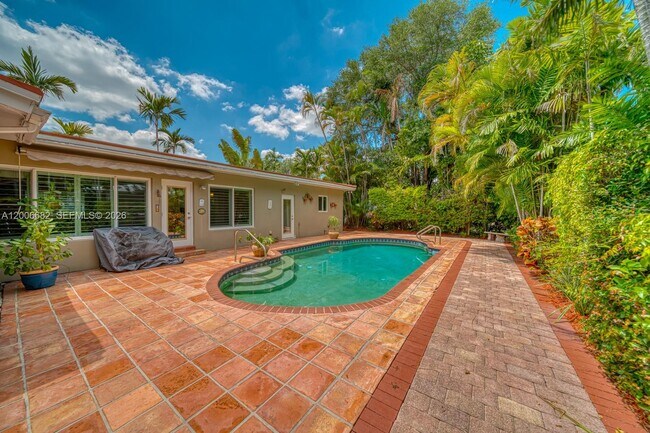 Building Photo - 1435 Blue Rd