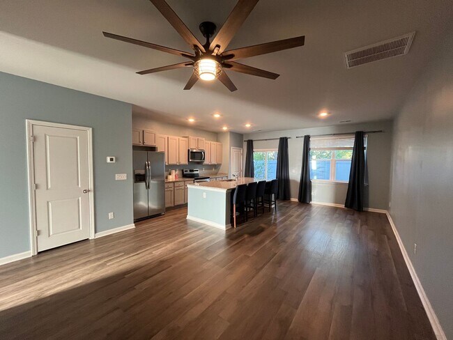 Building Photo - 7650 Knightbell Cir