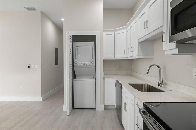 Building Photo - 6974 BELLTREE Ct