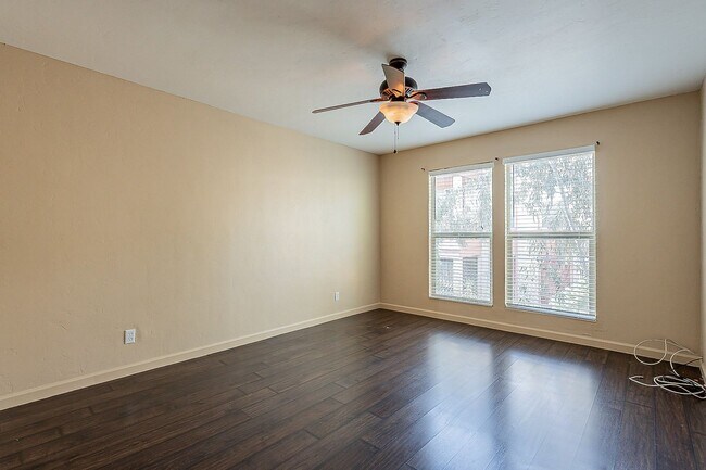 Building Photo - Spacious Upper-Level Retreat Minutes from TMC & St. Joseph’s