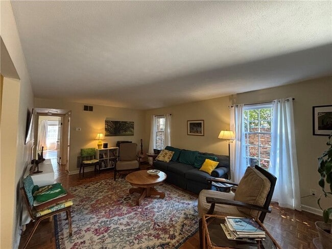 Building Photo - 3105 Colonial Way