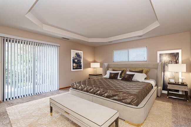 Building Photo - 1001 Crescent Bend