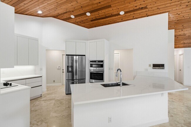 Building Photo - 4720 NW 28th Ave