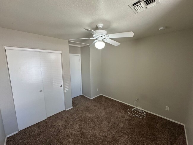 Building Photo - 3 Bedroom - 2 Bath - 1285 Sq. Ft.  - 2 Car Garage - Marana