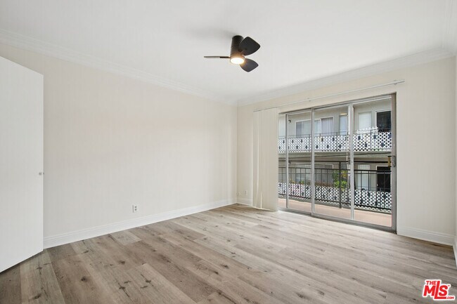 Building Photo - 7540 Hampton Ave