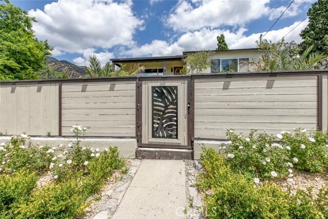 Building Photo - 10630 Samoa Ave
