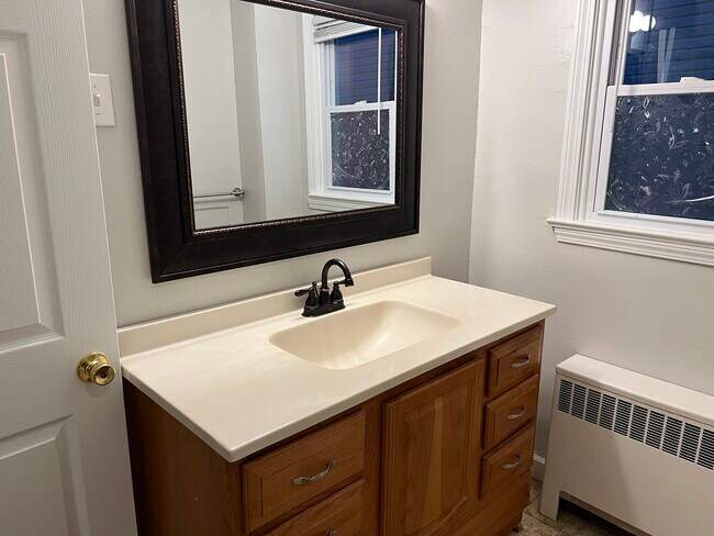 Building Photo - 37 South St