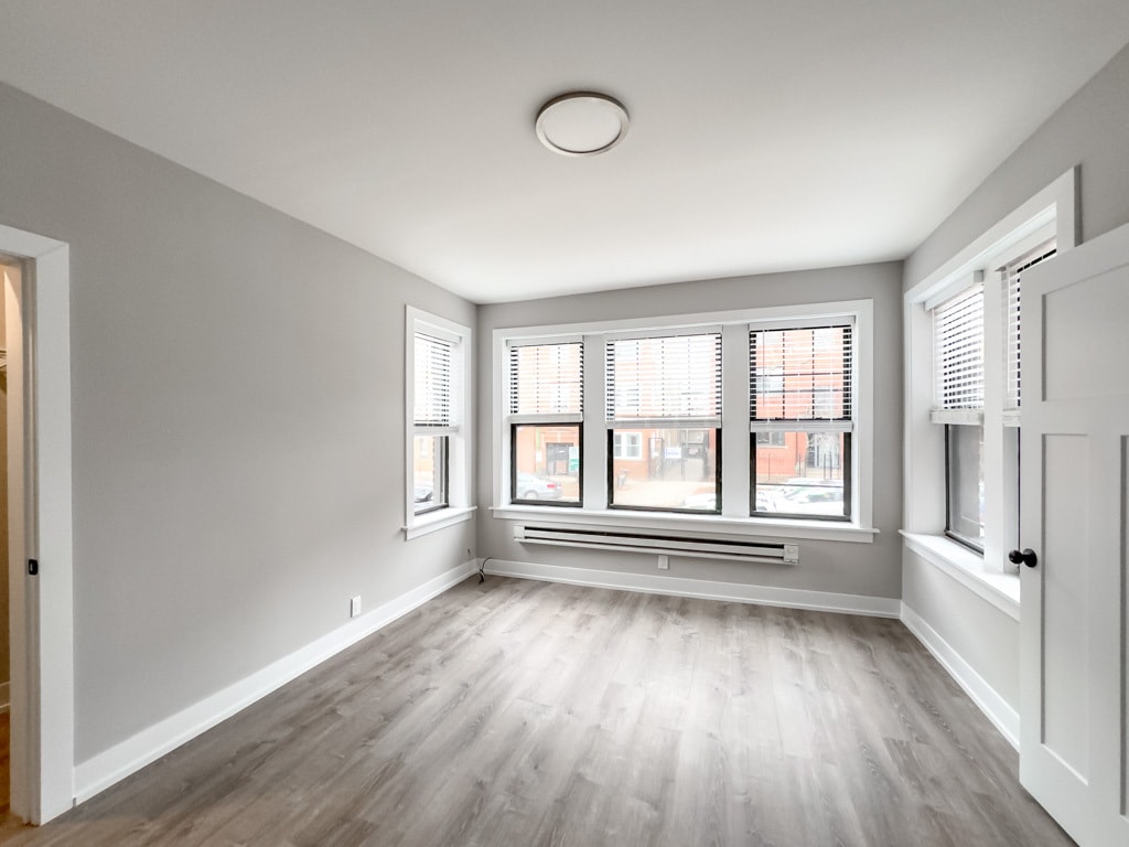 Building Photo - 4411 N Wolcott Ave