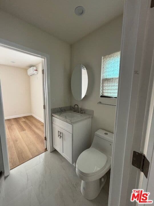 Building Photo - 800 E 83rd St