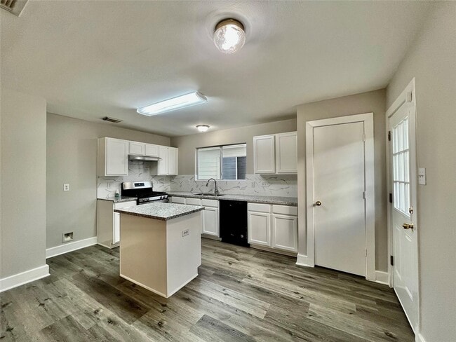 Building Photo - 1511 Nichole Woods Dr
