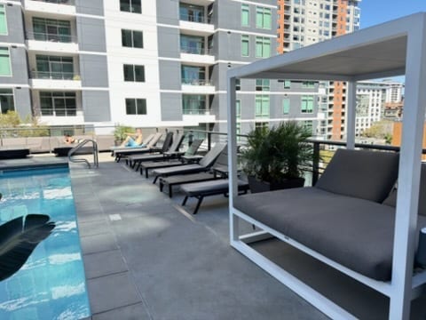 Building Photo - 425 W Beech St