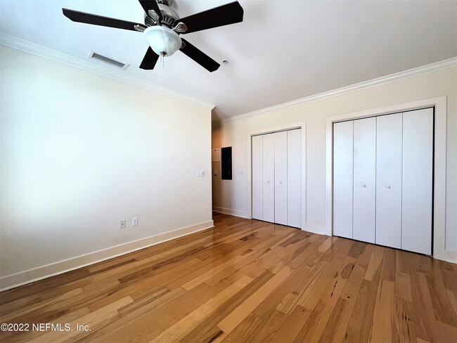 Building Photo - 1661 Riverside Ave