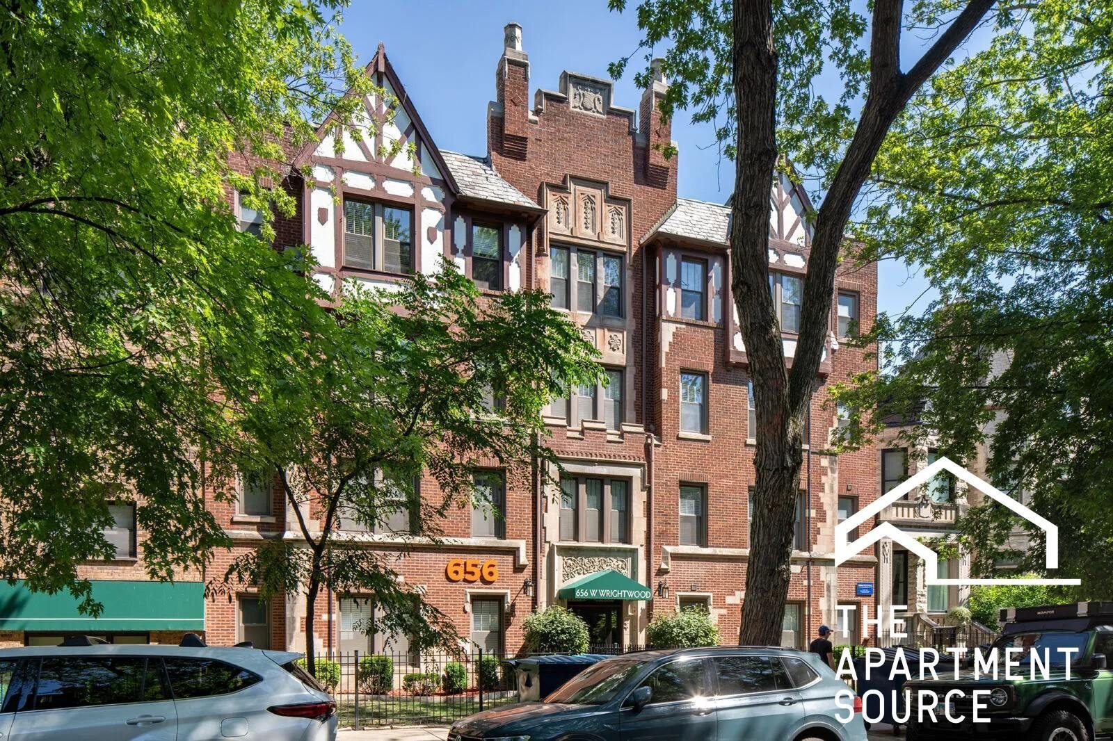 Building Photo - 656 W Wrightwood Ave