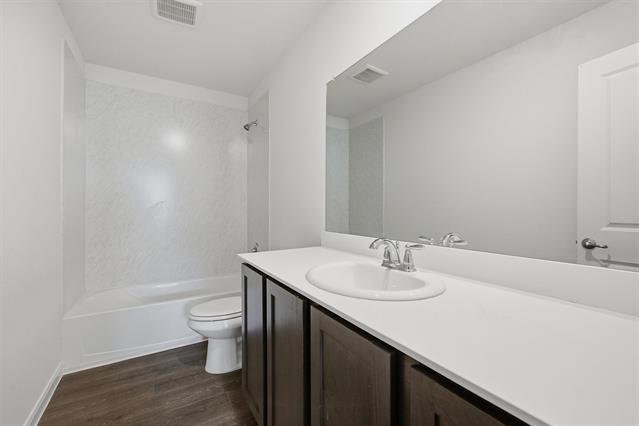 Building Photo - 3947 Oak Crk Cir